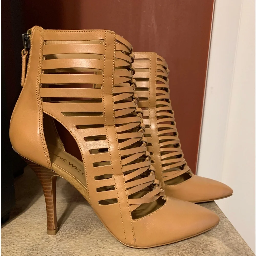 Nine West Bessy Tan Leather Bootie Size 7 - Picture 1 of 10